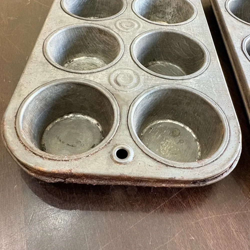 2 Vintage 8 Cup mini Muffin Tins
